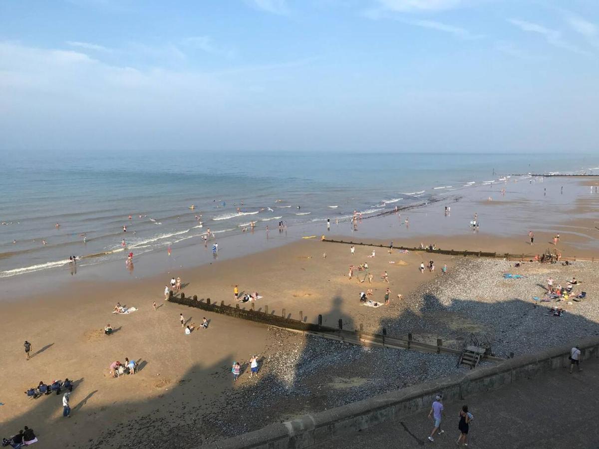Cosy Beach House Steps From The Sea Cromer Buitenkant foto